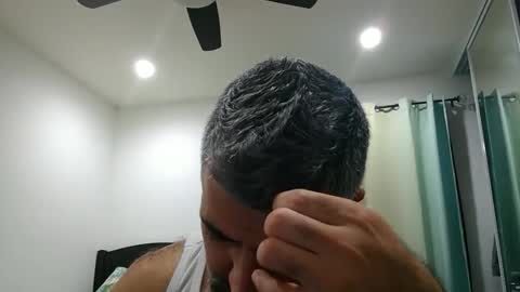 h0nest84 online show from 11/04/25, 01:48