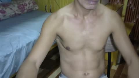 Snapshot of h0t2xh0ry chatting on 02/14/26, 06:21 Rue online show from 02/14/26, 06:21