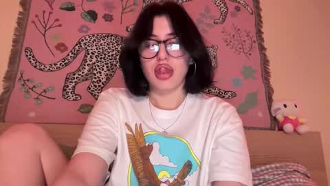 Snapshot of h3l9a_pataki chatting on 02/22/26, 04:49 Helga online show from 02/22/26, 04:49