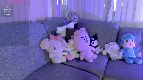 Snapshot of h3llokitty_ chatting on 05/12/26, 12:13 Hello Kitty online show from 05/12/26, 12:13