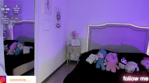 Snapshot of h3llokitty_ chatting on 06/05/26, 12:00 Hello Kitty online show from 06/05/26, 12:00