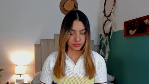 Snapshot of h3y_mia3 chatting on 06/28/26, 03:12 Paulina online show from 06/28/26, 03:12