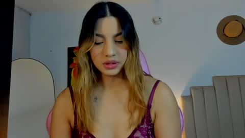 Snapshot of h3y_mia3 chatting on 07/13/26, 02:36 Paulina online show from 07/13/26, 02:36