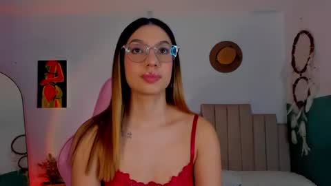 Snapshot of h3y_mia3 chatting on 08/02/26, 03:16 Paulina online show from 08/02/26, 03:16