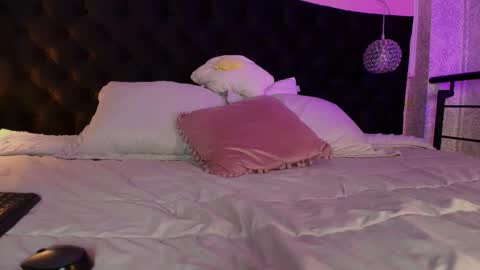 hada online show from 10/15/25, 12:16