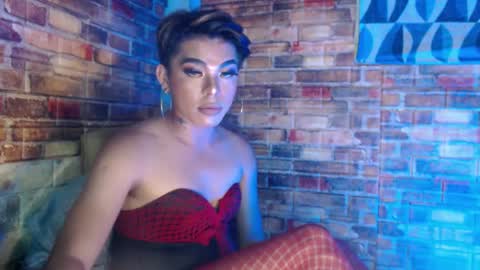 Snapshot of hadasam26 chatting on 01/06/25, 08:50 SAM online show from 01/06/25, 08:50