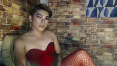 Snapshot of hadasam26 chatting on 01/27/25, 04:43 SAM online show from 01/27/25, 04:43