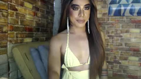 Snapshot of hadasam26 chatting on 09/25/25, 10:24 SAM online show from 09/25/25, 10:24