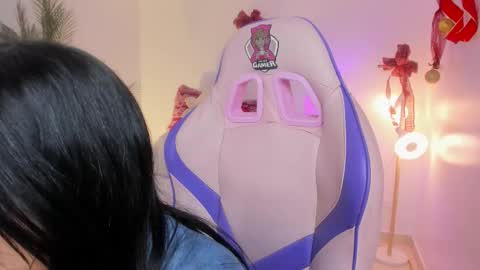 Hadid online show from 12/18/25, 04:46