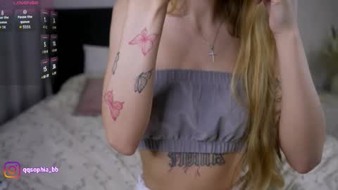 Snapshot of hadleynichols chatting on 11/29/25, 01:08 Hi Im Rebecca Glad to see you in my room PVT is open online show from 11/29/25, 01:08