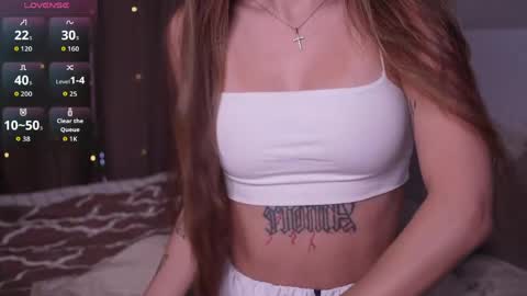 Snapshot of hadleynichols chatting on 05/25/26, 01:55 Hi Im Rebecca Glad to see you in my room PVT is open online show from 05/25/26, 01:55