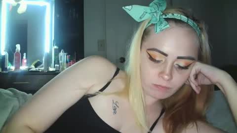 Snapshot of haileyakuma69 chatting on 12/14/24, 02:01 Hailey and d online show from 12/14/24, 02:01