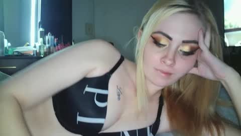 Snapshot of haileyakuma69 chatting on 12/16/24, 04:55 Hailey and d online show from 12/16/24, 04:55