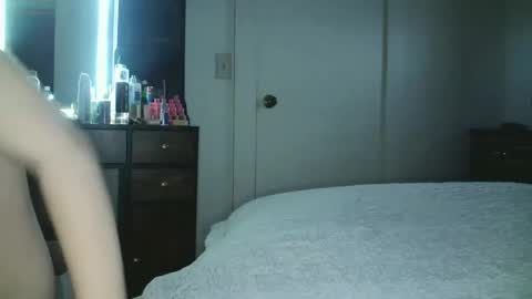Snapshot of haileyakuma69 chatting on 12/19/24, 04:23 Hailey and d online show from 12/19/24, 04:23