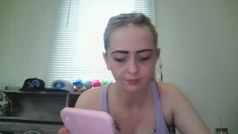 Snapshot of haileyakuma69 chatting on 12/20/24, 08:55 Hailey and d online show from 12/20/24, 08:55