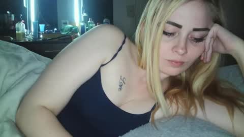 Snapshot of haileyakuma69 chatting on 02/17/25, 02:42 Hailey and d online show from 02/17/25, 02:42