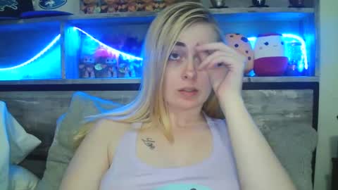 Snapshot of haileyakuma69 chatting on 02/19/25, 12:03 Hailey and d online show from 02/19/25, 12:03