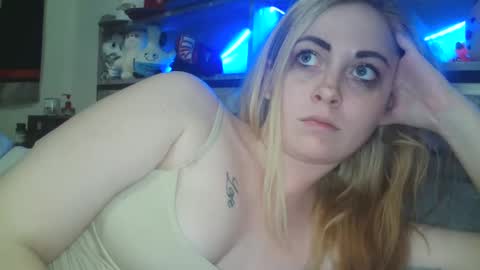 Snapshot of haileyakuma69 chatting on 02/28/25, 01:15 Hailey and d online show from 02/28/25, 01:15