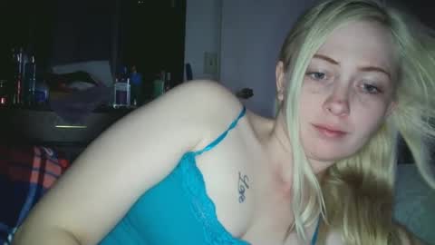 Hailey and d online show from 10/30/25, 08:49