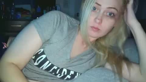 Hailey and d online show from 11/01/25, 04:58