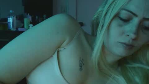 Hailey and d online show from 12/18/25, 06:30