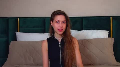 Hailey online show from 08/02/26, 06:12