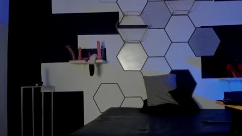 haileycat_ online show from 01/12/25, 07:21