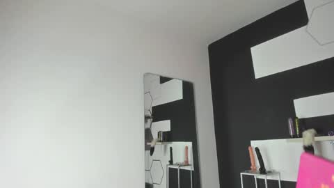 haileycat_ online show from 01/20/25, 01:07