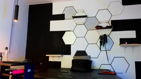 haileycat_ online show from 02/21/25, 05:46