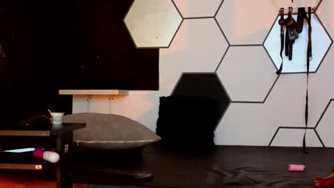 haileycat_ online show from 02/23/25, 02:07