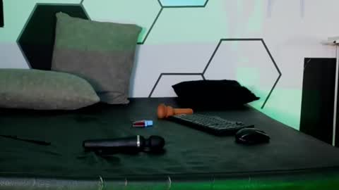 haileycat_ online show from 02/27/25, 05:45