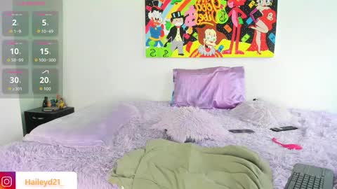 Hailey online show from 11/08/25, 01:11