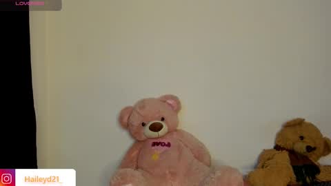 Hailey online show from 03/27/26, 12:05