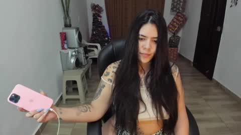 Snapshot of haileyevans chatting on 12/11/24, 04:39 Greth online show from 12/11/24, 04:39