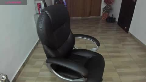 Snapshot of haileyevans chatting on 12/27/24, 05:31 Greth online show from 12/27/24, 05:31