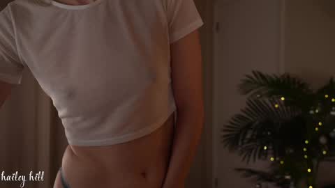 Snapshot of haileyhill chatting on 12/13/24, 01:15 HaileyHill online show from 12/13/24, 01:15