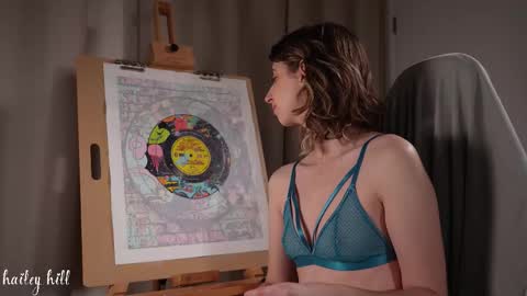 Snapshot of haileyhill chatting on 01/13/26, 01:22 HaileyHill online show from 01/13/26, 01:22