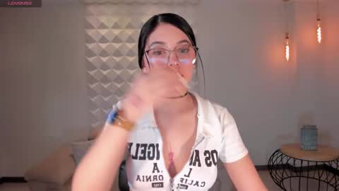 Hailey online show from 11/29/25, 12:19