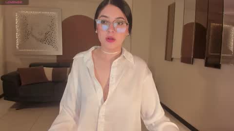 Hailey online show from 12/05/25, 12:03