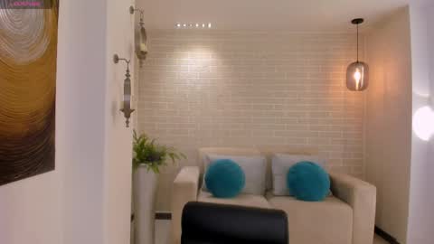 Hailey online show from 04/24/26, 01:30