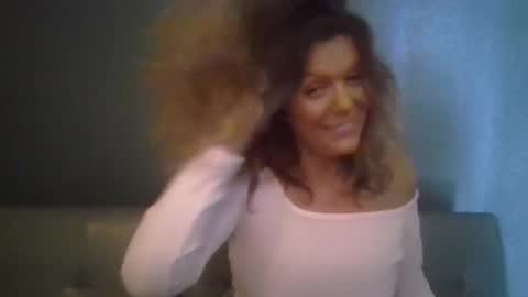 Hailey online show from 11/05/25, 08:20