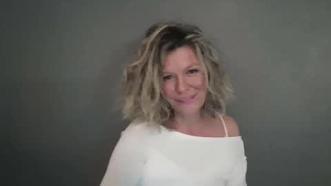 Hailey online show from 04/10/26, 04:55