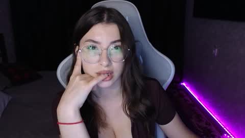 HailyHeavenly online show from 11/26/25, 01:34