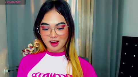 Snapshot of hailywilson chatting on 03/06/25, 06:19 haily online show from 03/06/25, 06:19