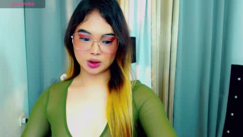 Snapshot of hailywilson chatting on 03/07/25, 02:15 haily online show from 03/07/25, 02:15