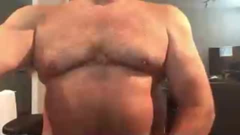Snapshot of hairbear5 chatting on 07/10/26, 01:36 Bruce online show from 07/10/26, 01:36