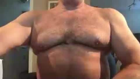 Snapshot of hairbear5 chatting on 07/11/26, 02:20 Bruce online show from 07/11/26, 02:20