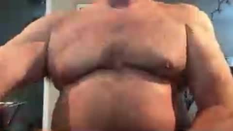 Snapshot of hairbear5 chatting on 07/17/26, 01:40 Bruce online show from 07/17/26, 01:40