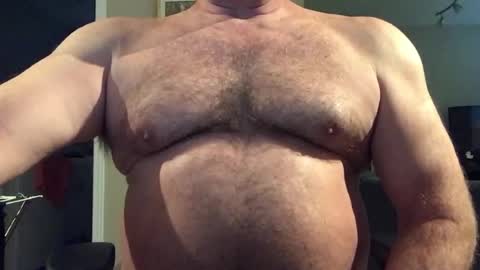 Snapshot of hairbear5 chatting on 08/02/26, 01:31 Bruce online show from 08/02/26, 01:31