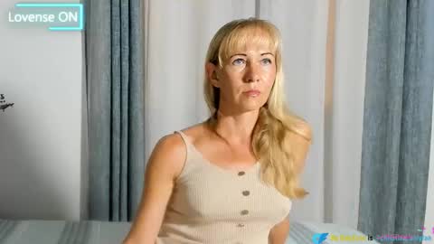 Christine -  online show from 10/21/25, 01:12